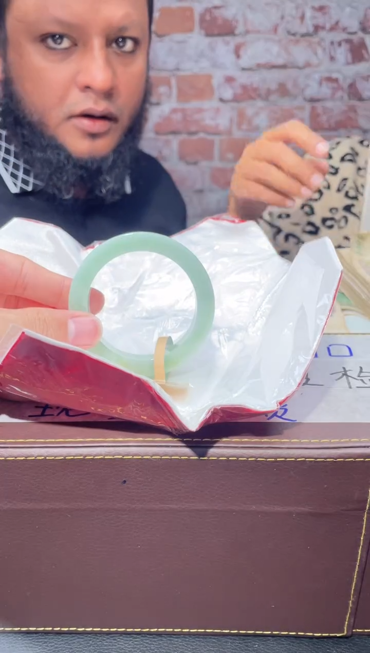 【闪购商品】定制翡翠手镯未镶嵌发一件/DDI01982