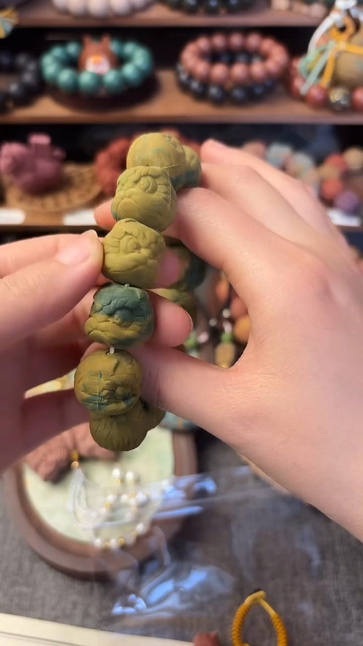 泥塑柚见清茶贵妃醒狮一条