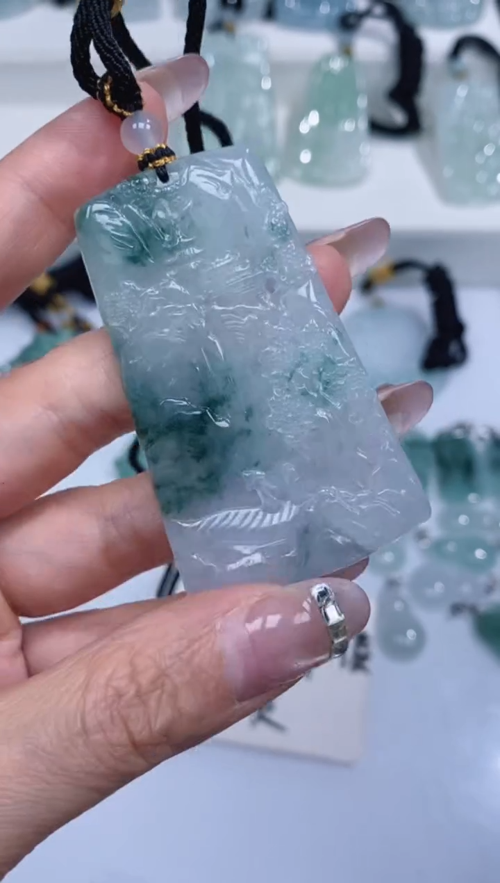 颈饰未镶嵌翡翠吊坠