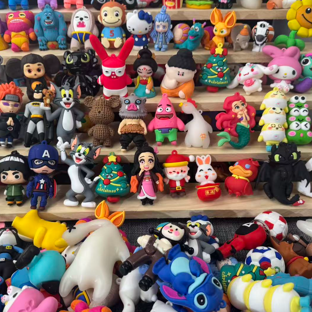 爆款PVC网红潮玩公仔可爱卡通立体玩偶手办玩具