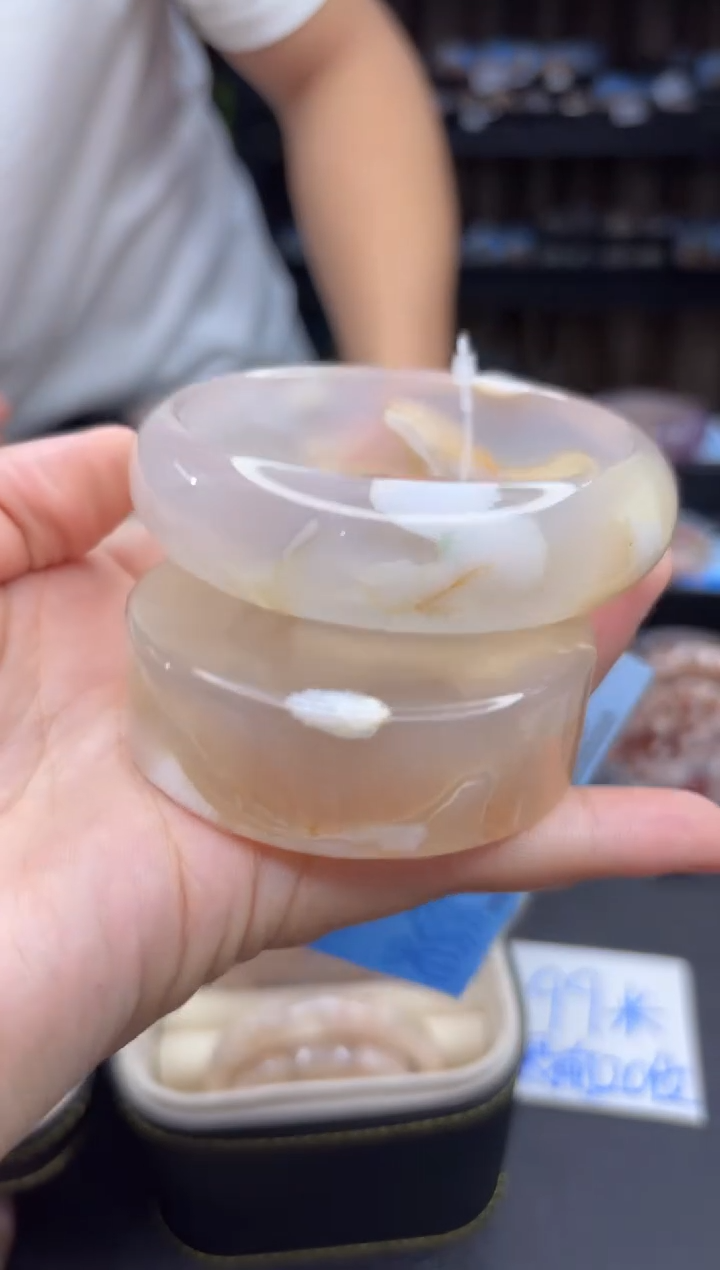 石英质玉未镶嵌手镯216（63圈赠送镯心）