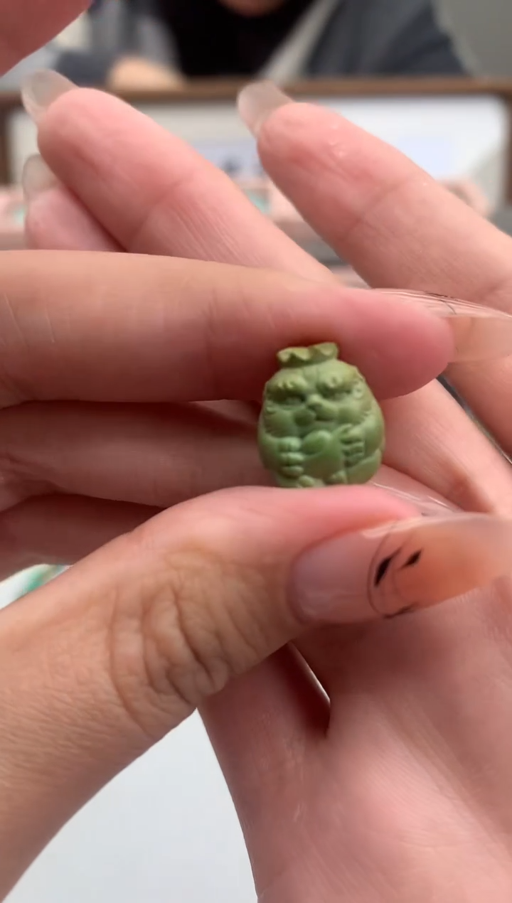绿松石未镶嵌雕刻C225