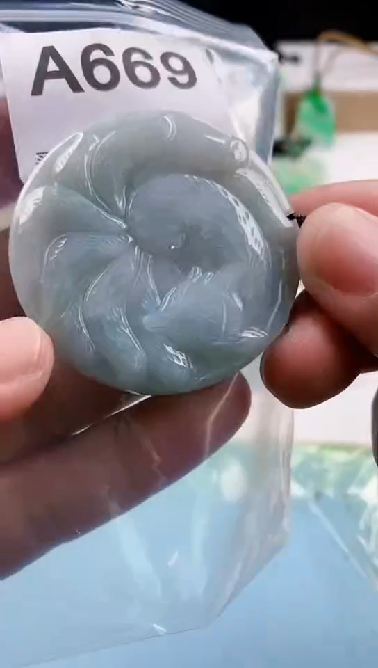 【闪购商品】翡翠挂件未镶嵌天然翡翠吊坠挂件