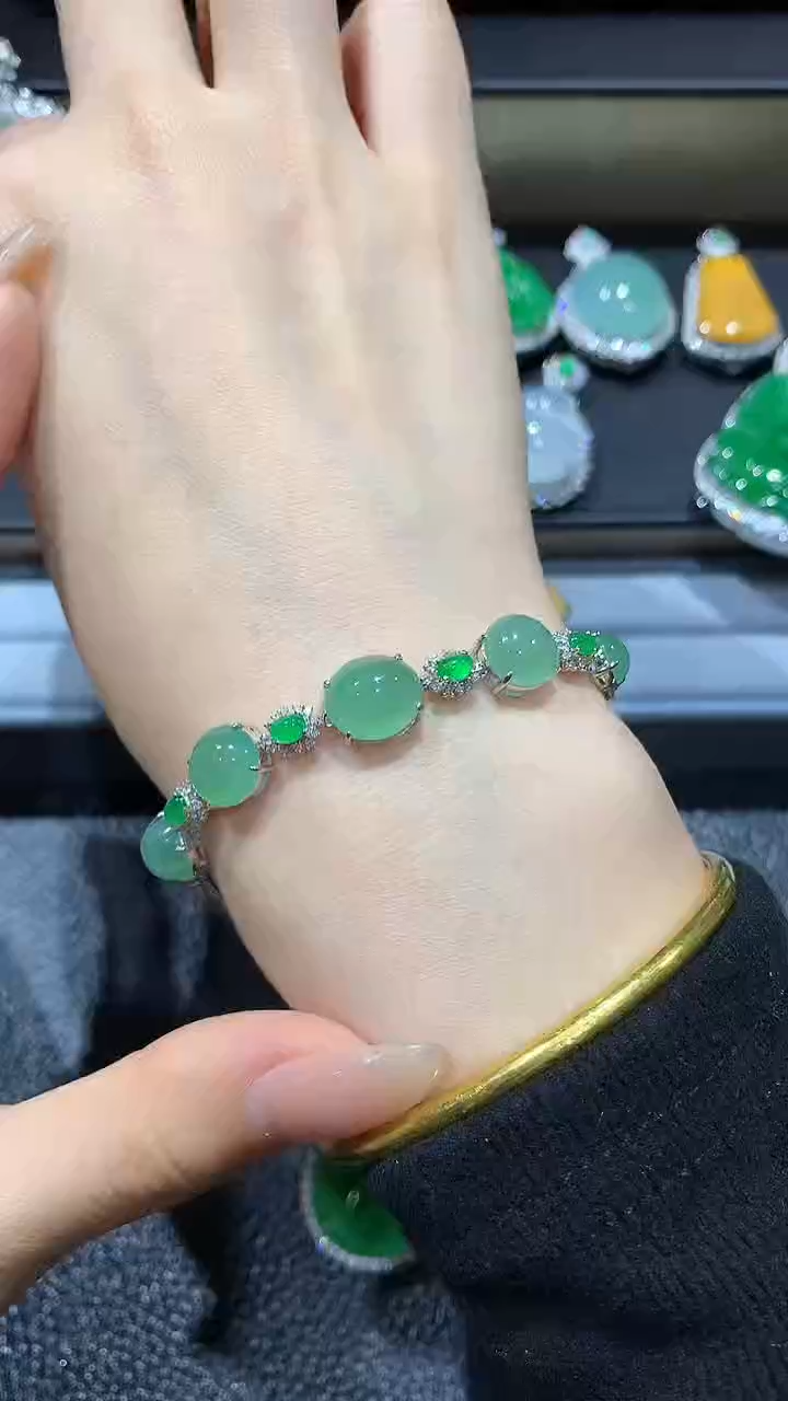 【闪购商品】翡翠手链18K金镶嵌580团购