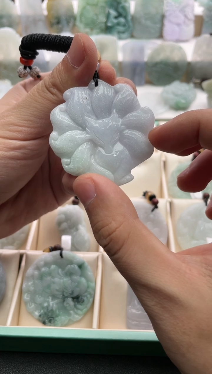 【闪购商品】翡翠颈饰未镶嵌..../2/14/ 124