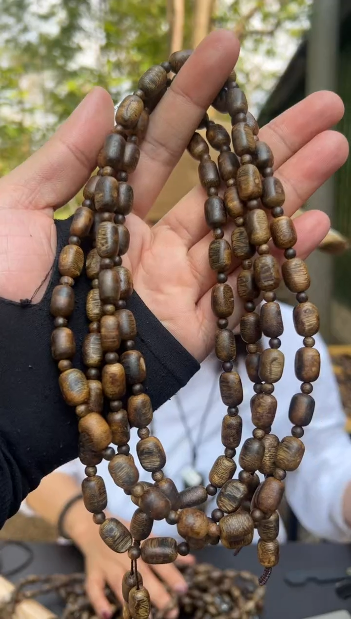 【闪购商品】沉香手串高油乌身板头留疤23克手串多样性发1条