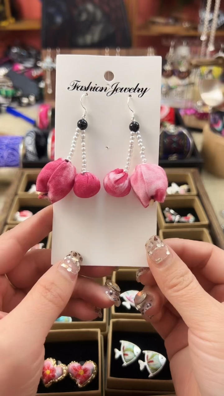 【闪购商品】织绣民族风老绣饰品150