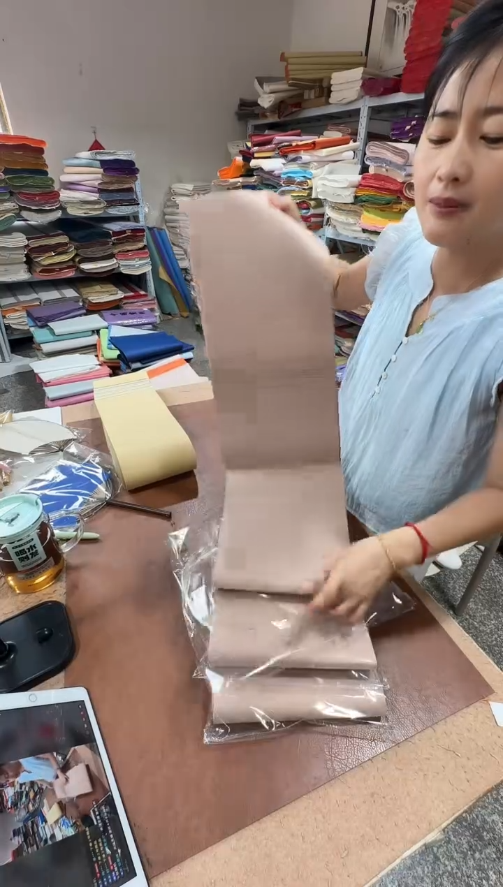 24*180藕粉色光板真金25张