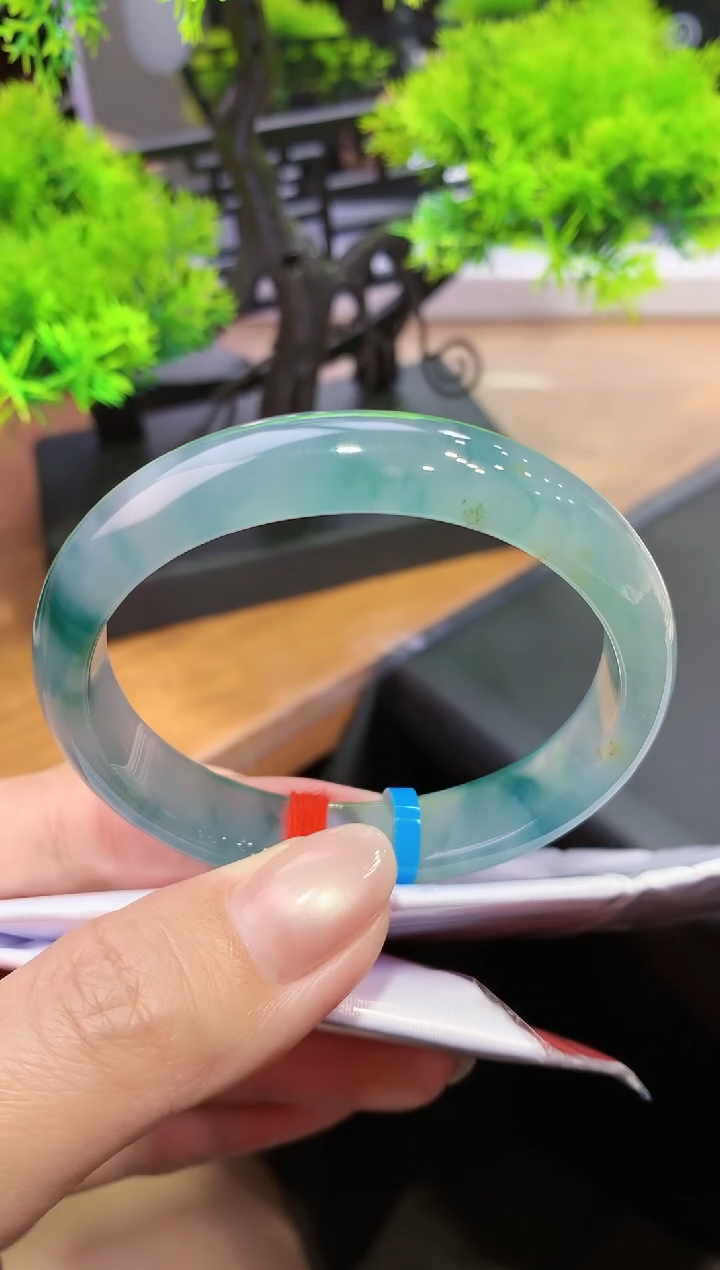 未镶嵌手镯（贵妃镯）翡翠-k335  天然缅甸A货翡翠55贵妃