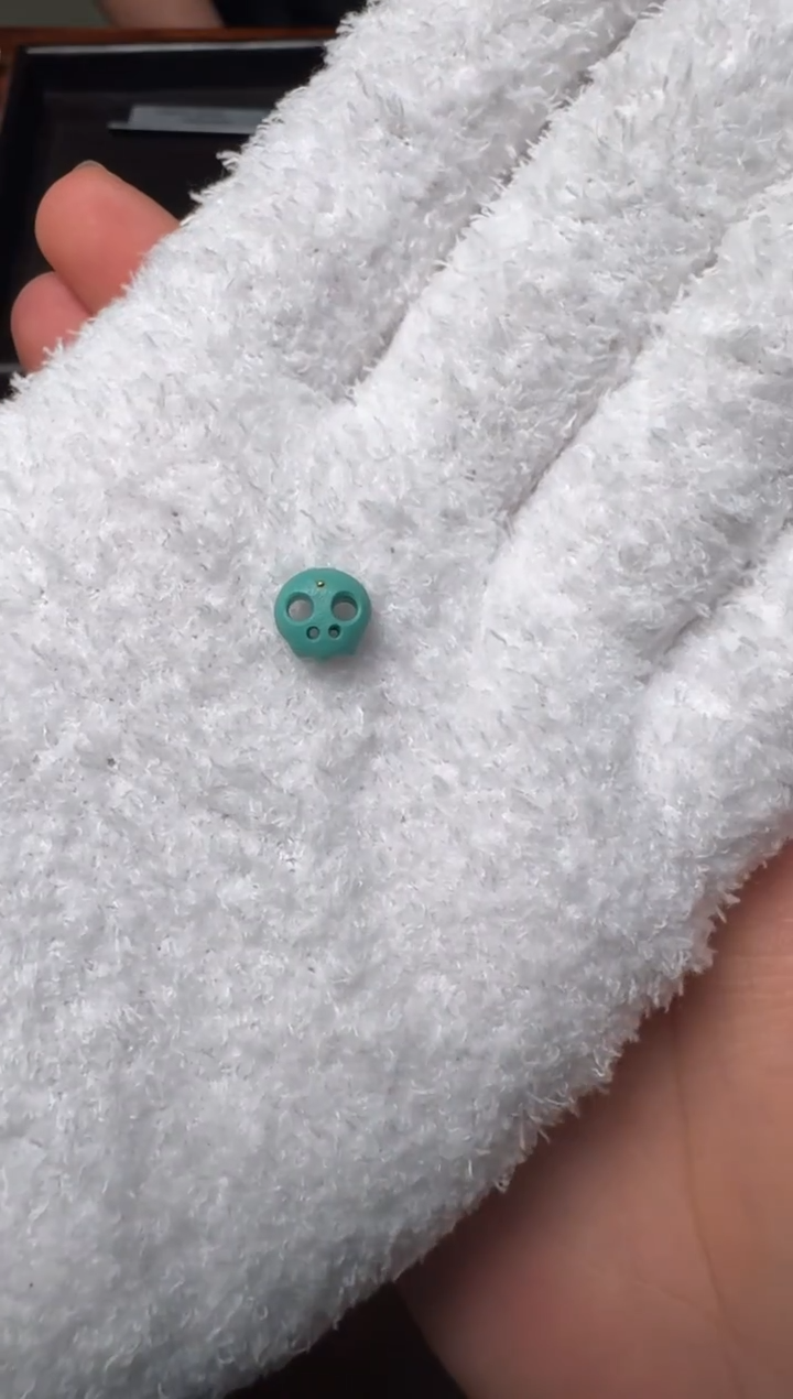 未镶嵌绿松石颈饰雕刻配饰