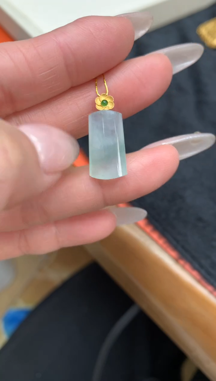 【闪购商品】翡翠颈饰18K金镶嵌无事牌