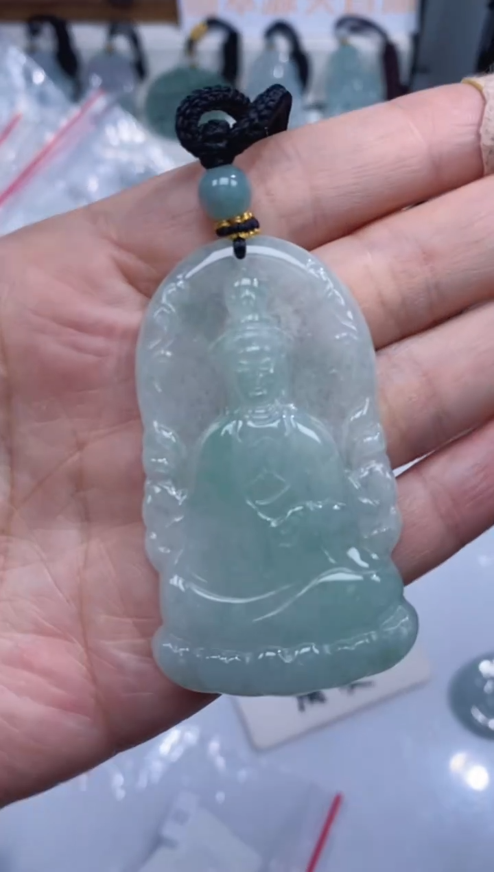 颈饰未镶嵌翡翠吊坠