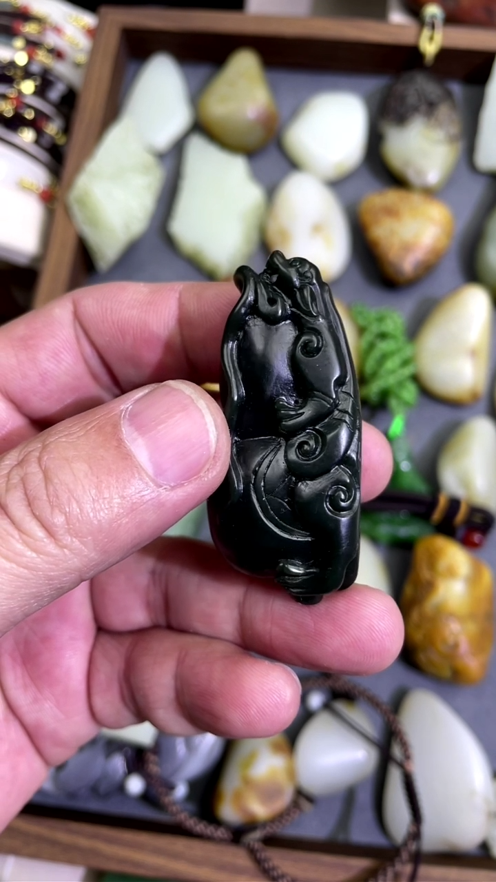 【闪购商品】和田玉颈饰未镶嵌子黑青貔貅福报