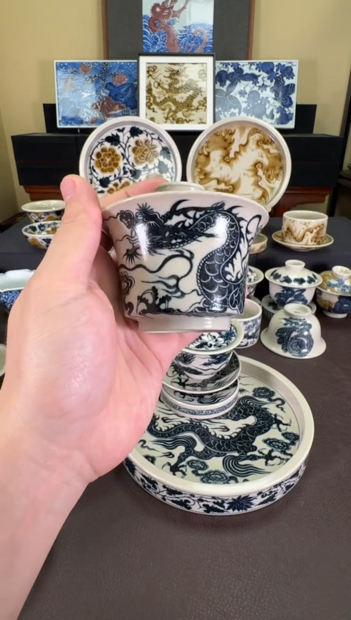 【闪购商品】二号釉1351龙纹马蹄盖碗