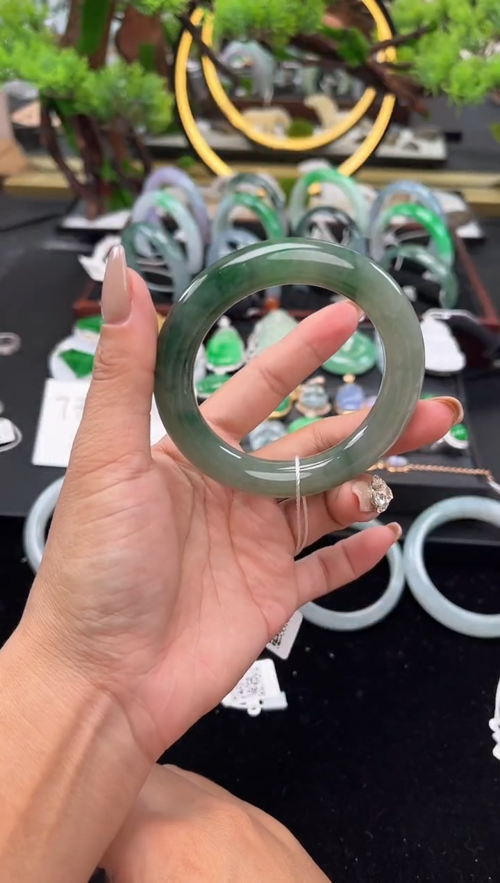 未镶嵌手镯翡翠手镯