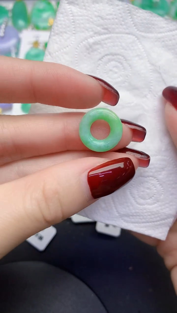 颈饰未镶嵌翡翠缅甸天然翡翠A货