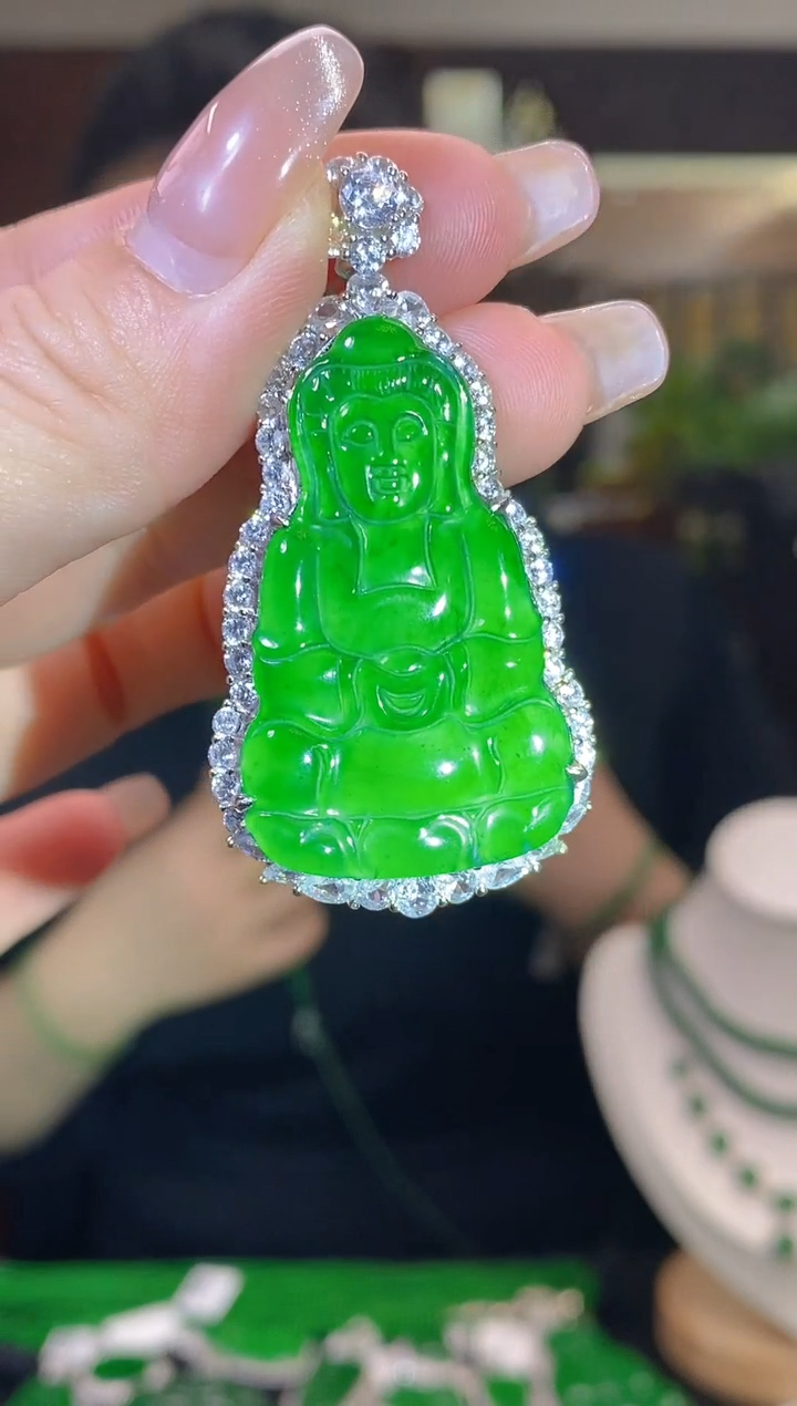 【闪购商品】翡翠吊坠(不含链)未镶嵌多样性发其一