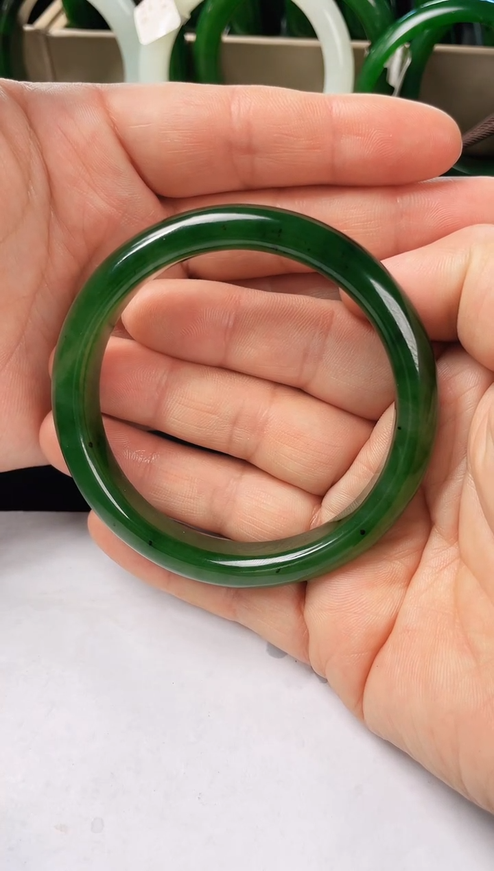 和田玉（碧玉）手镯未镶嵌碧玉手镯