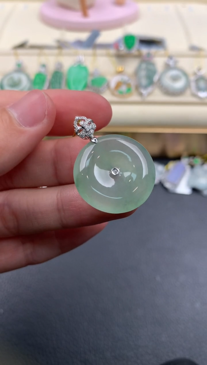 【闪购商品】翡翠颈饰18K金镶嵌A866