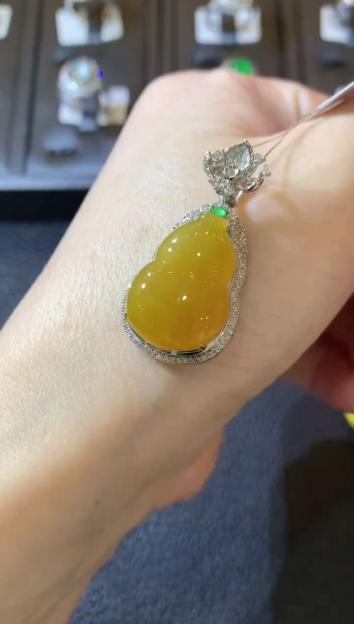 【闪购商品】翡翠吊坠(不含链)18K金镶嵌C18 