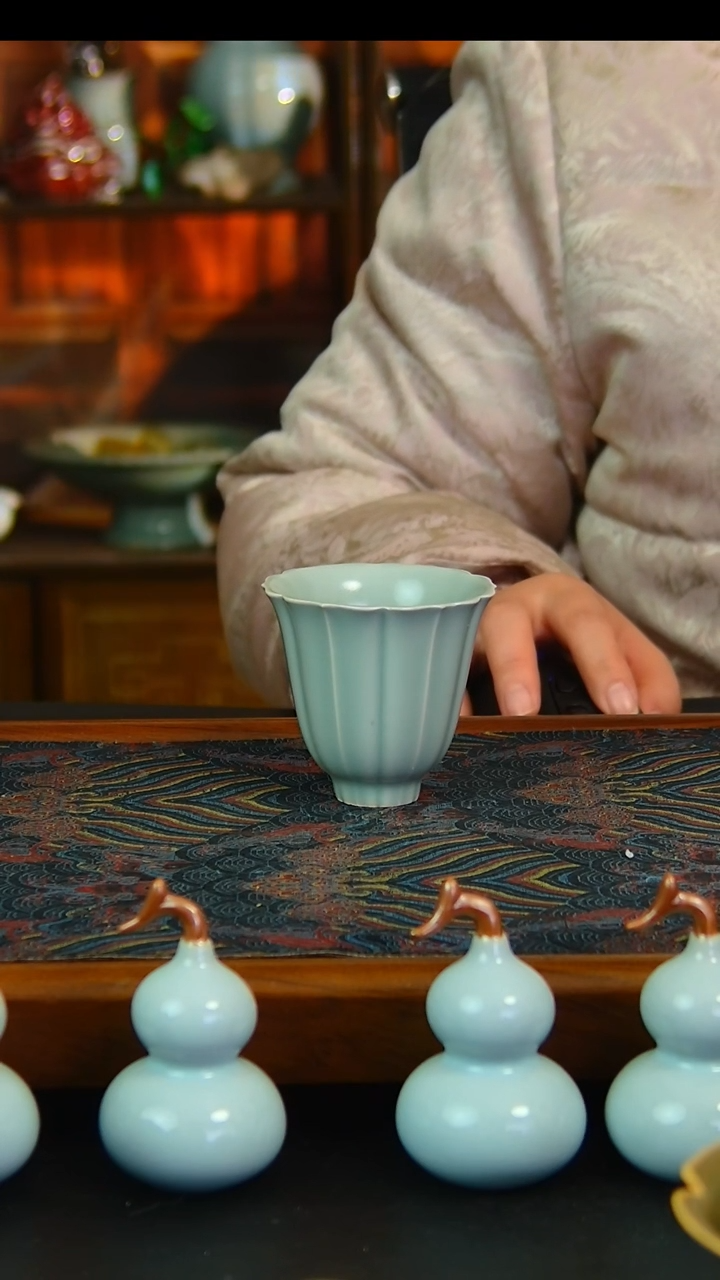 瓷片仿古花口杯微瑕