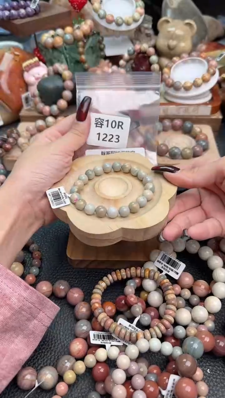 【闪购商品】石英质玉手链未镶嵌10R1223