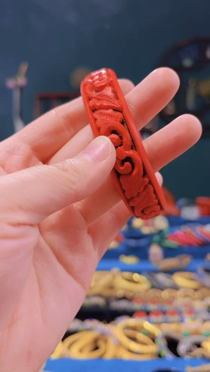 【闪购商品】雕漆手镯勾连纹精品