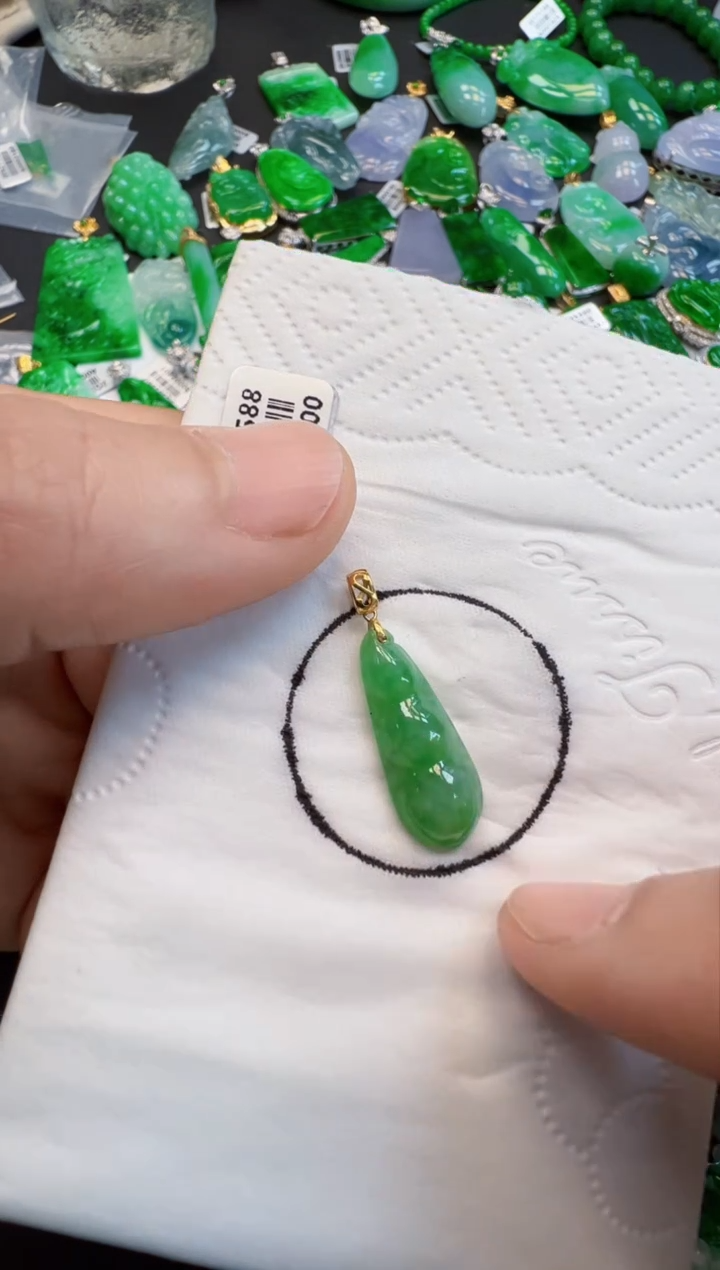 【闪购商品】翡翠吊坠(不含链)18K金镶嵌380