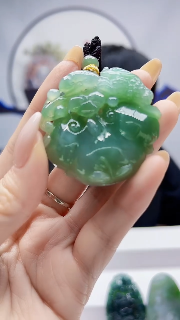 未镶嵌定制翡翠毛货挂件63