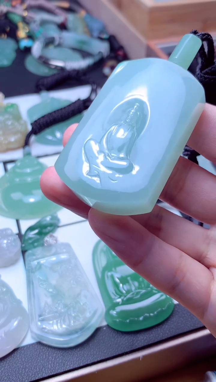 颈饰未镶嵌翡翠天然A货翡翠