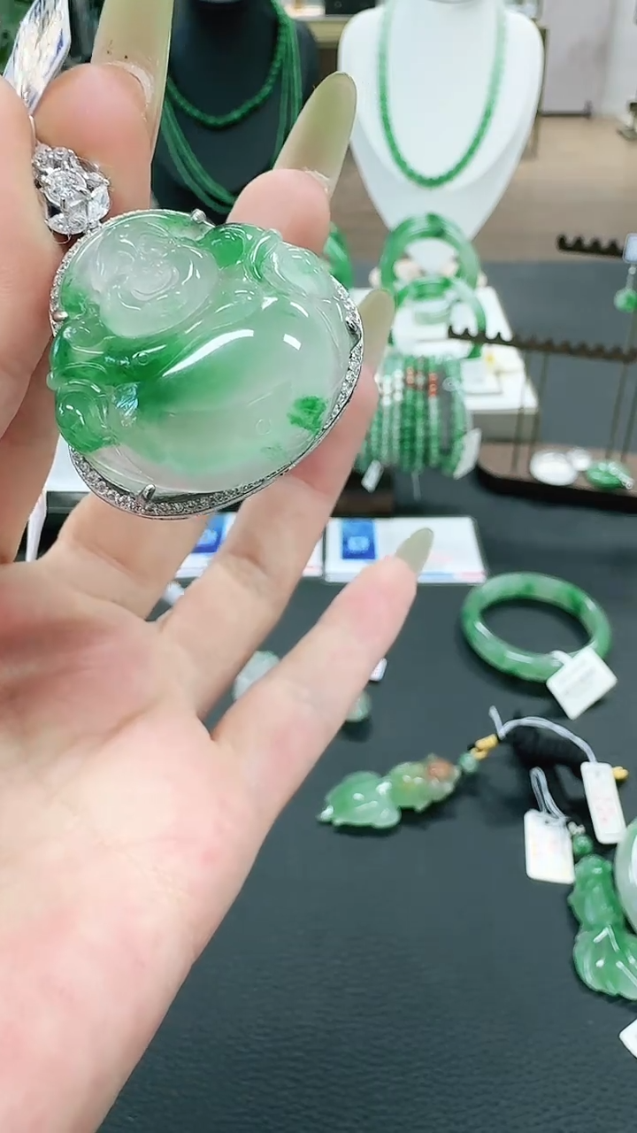 未镶嵌1石英质玉（非洲翠）相*/9665