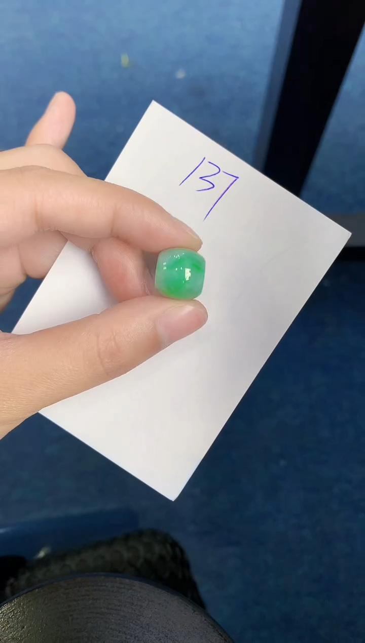 翡翠未镶嵌颈饰000000000