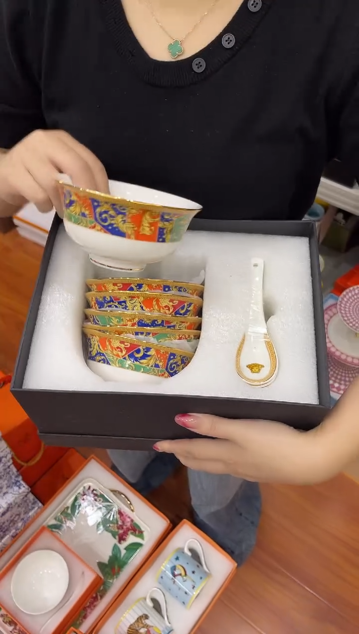杯鸿辉家品牌瓷器，京东包邮！
