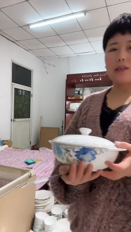 骨瓷隆达骨瓷品锅1个