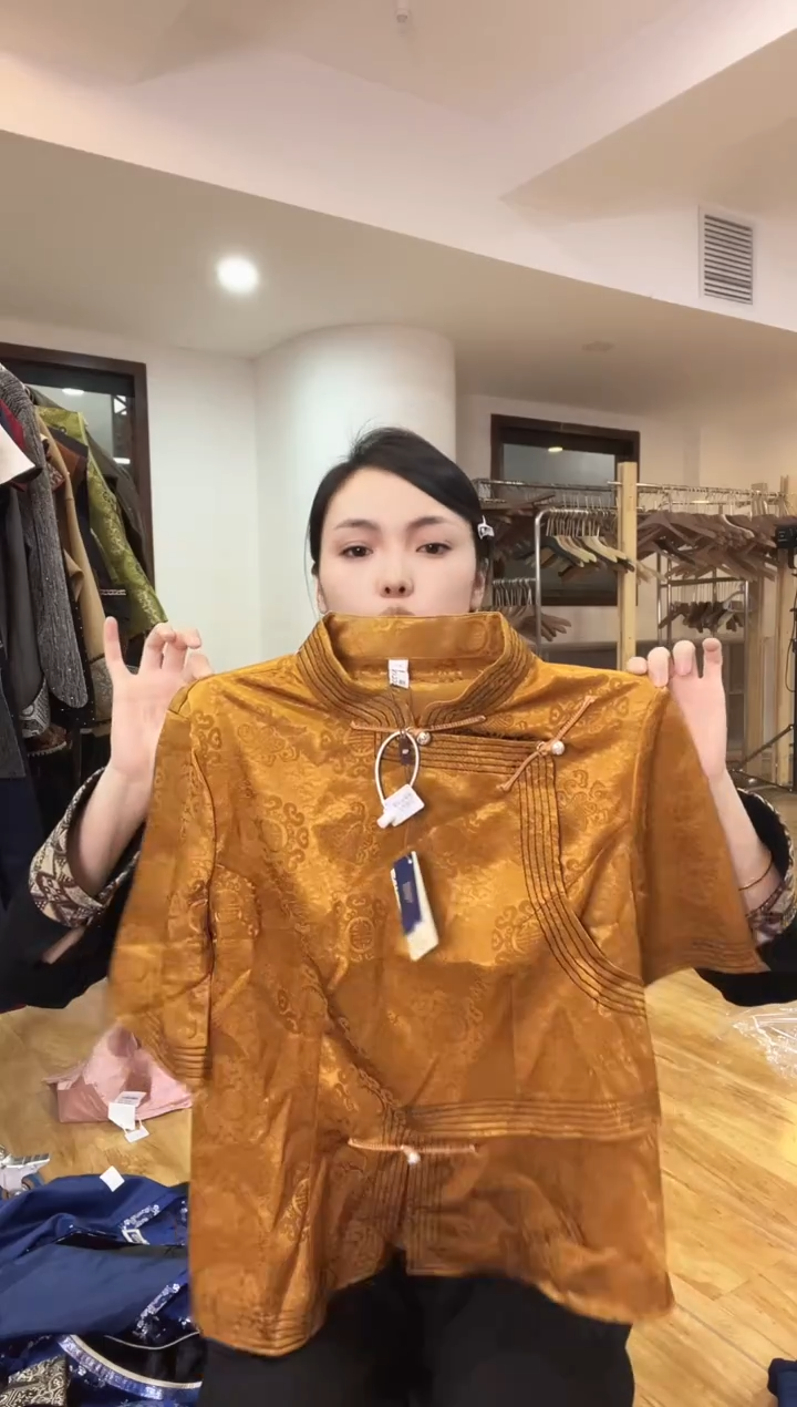 L码        105-115斤   半袖