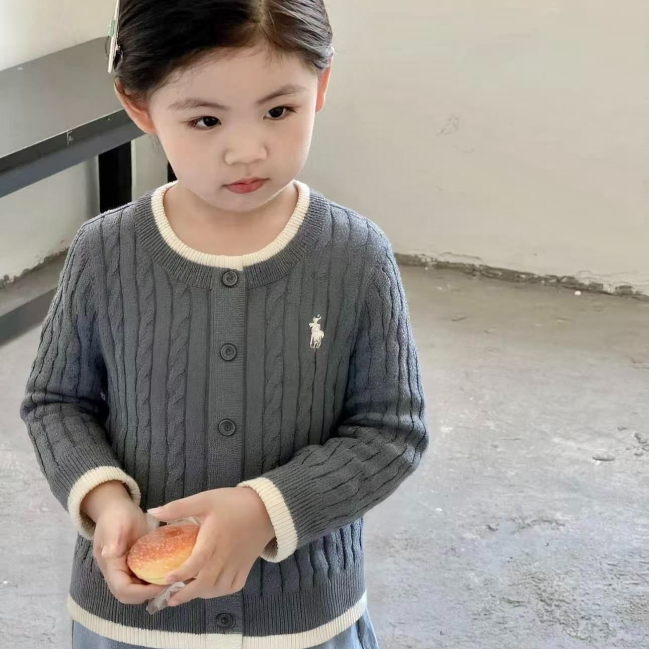 儿童开衫外套2025秋冬新品韩版中小童撞色休闲男女宝刺绣毛衣上衣
