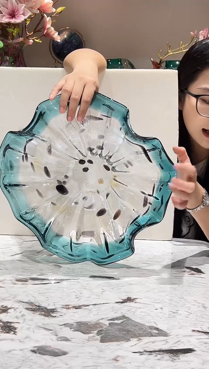 蓝色荷叶琉璃小果盘