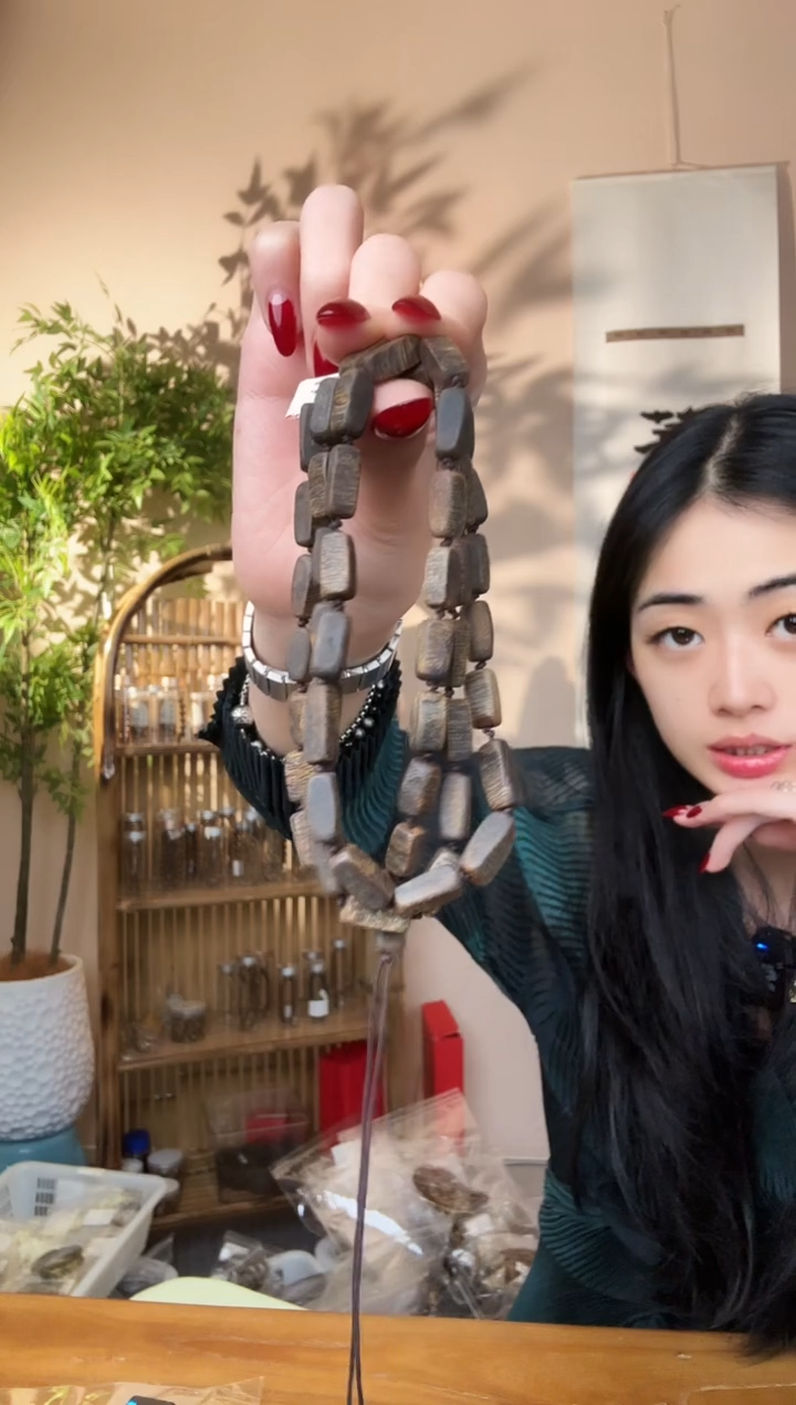 【闪购商品】沉香手串包头多圈多样性发其一