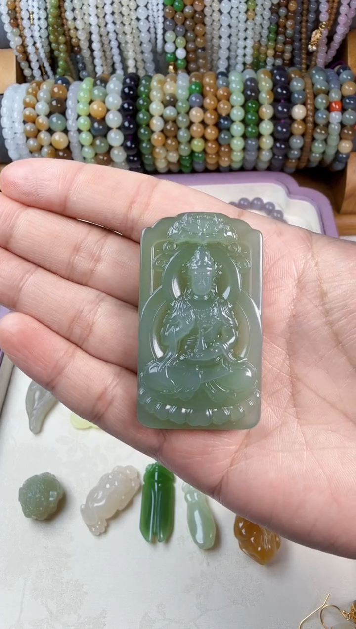 颈饰未镶嵌和田玉园**框观音牌