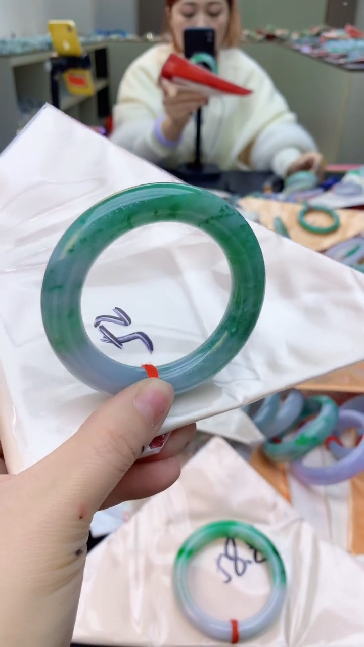 【闪购商品】翡翠手镯未镶嵌0028725690