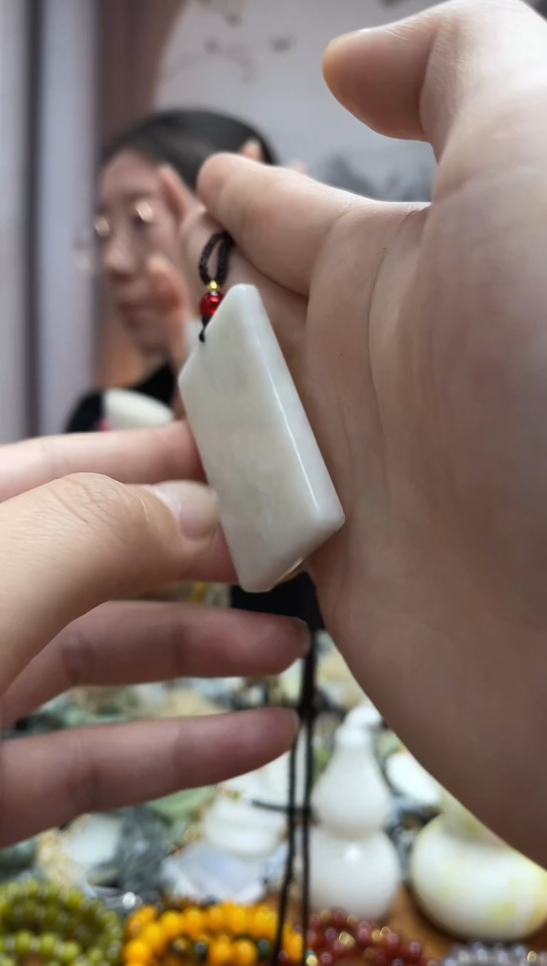 未镶嵌岫玉吊坠`