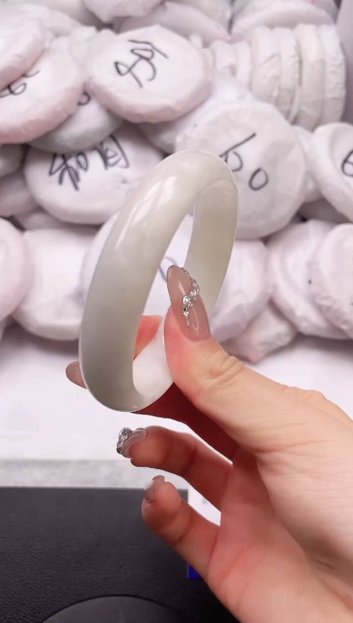 【闪购商品】和田玉手镯未镶嵌3K11-56