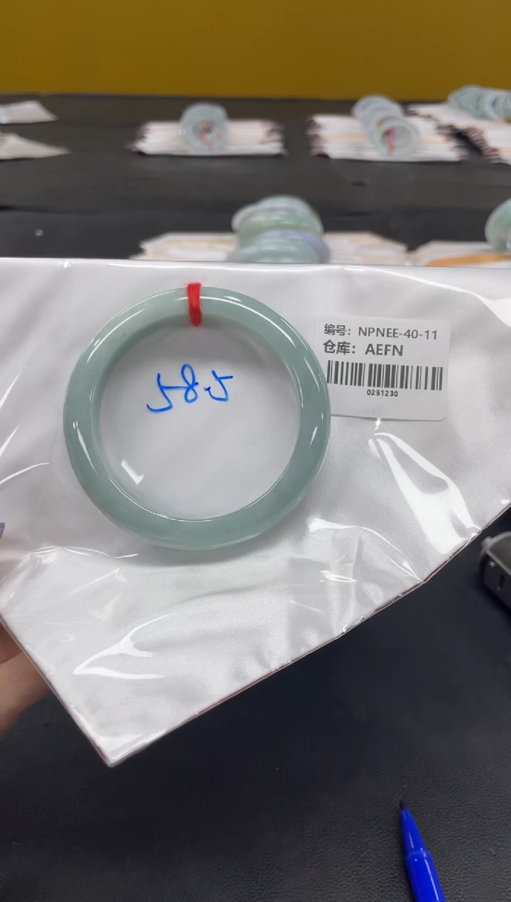 未镶嵌手镯翡翠翡翠手镯