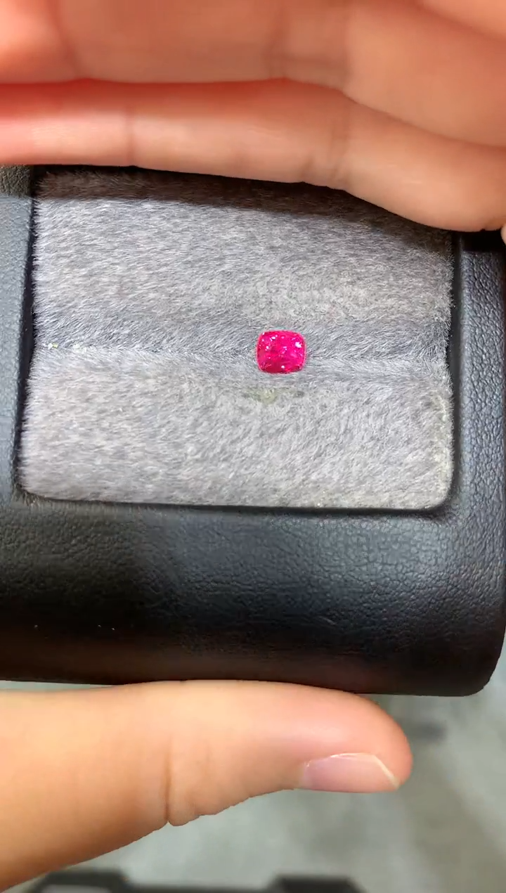 【闪购商品】定制尖晶石裸石未镶嵌枕型 绝地 0.77ct