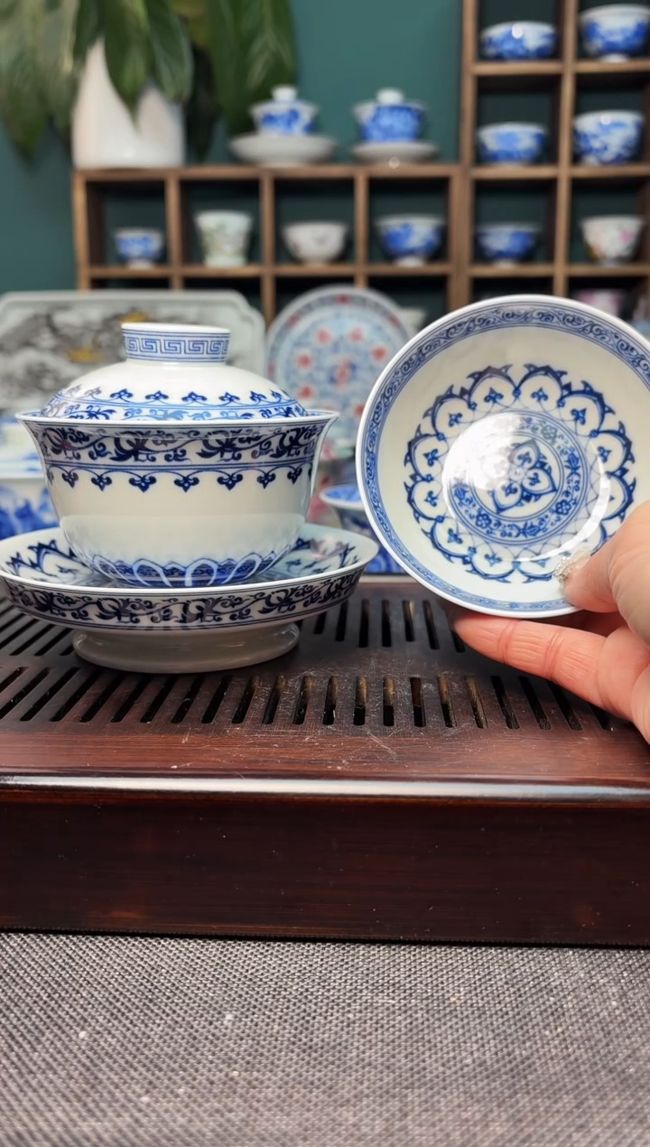 【闪购商品】景德镇陶瓷两个普洱杯+220盖碗