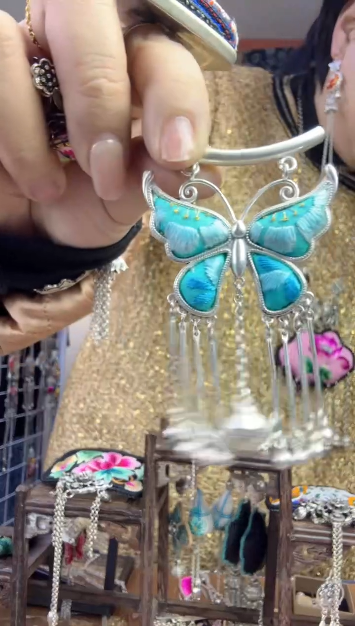 【闪购商品】刺绣纯手工苗绣非遗吊坠