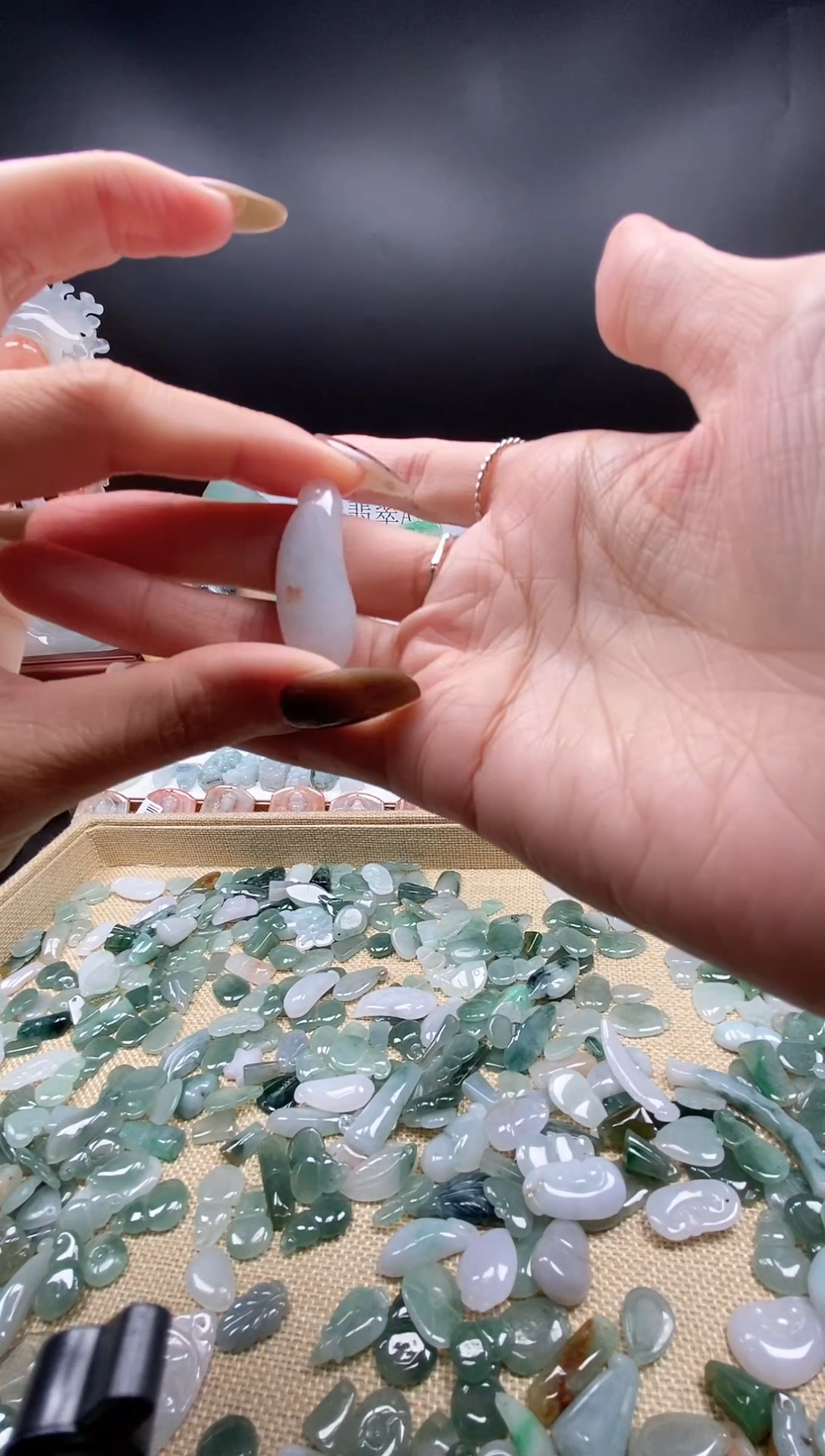 翡翠未镶嵌颈饰吊坠228