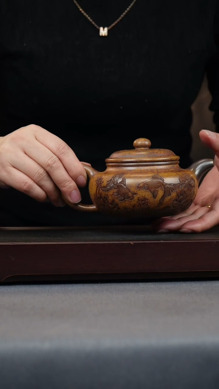 【闪购商品】紫砂茶壶龙骨金砂 仿古 刻锦鲤