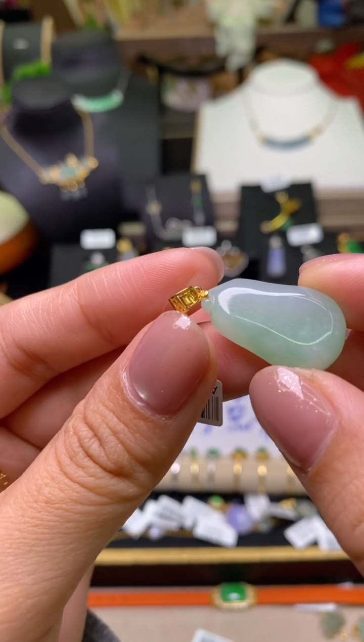 【闪购商品】翡翠颈饰18K金镶嵌净货18077