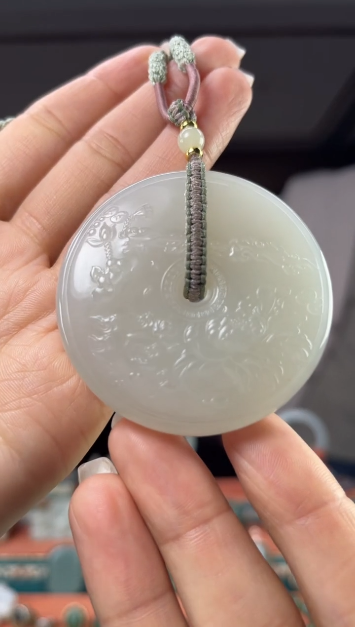 颈饰未镶嵌和田玉佩佩